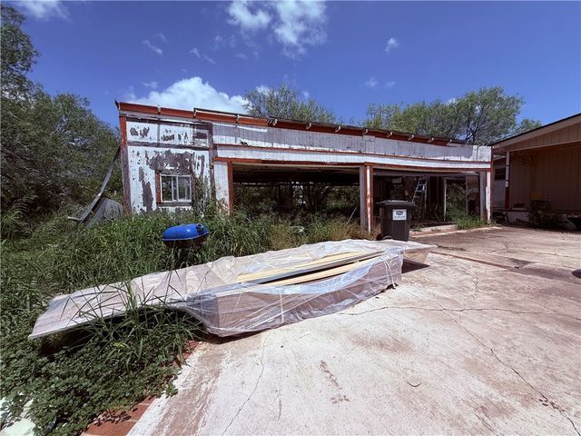 5742 Hidden Valley Loop, Sandia, TX 78383