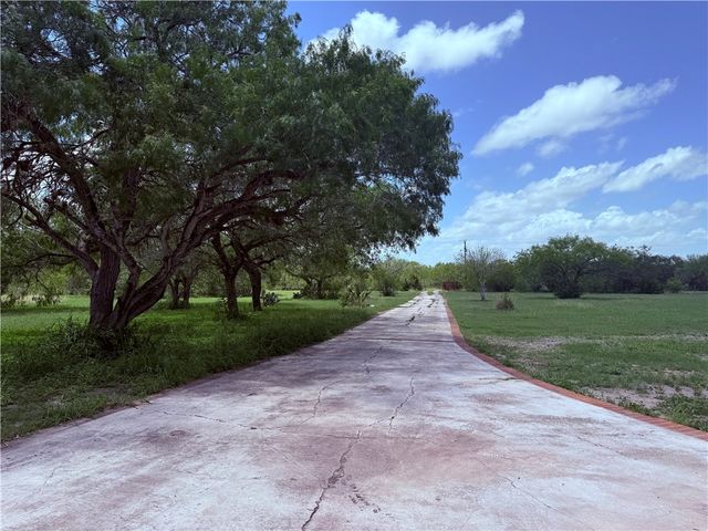5742 Hidden Valley Loop, Sandia, TX 78383