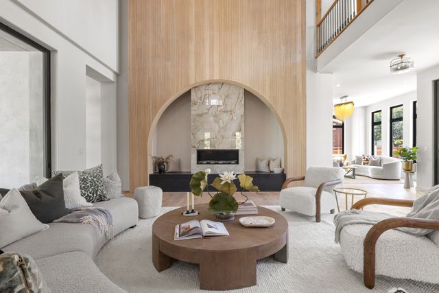 860 Brook Hollow Rd, Nashville, TN 37205