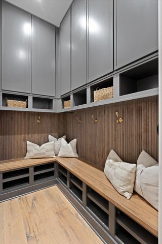 860 Brook Hollow Rd, Nashville, TN 37205