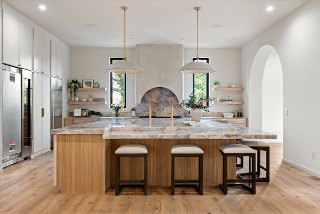 860 Brook Hollow Rd, Nashville, TN 37205