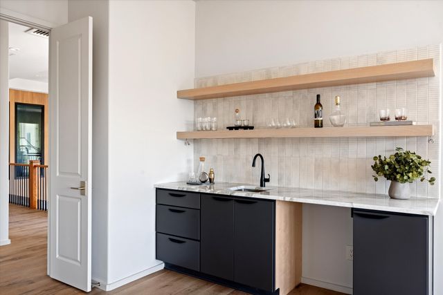 860 Brook Hollow Rd, Nashville, TN 37205