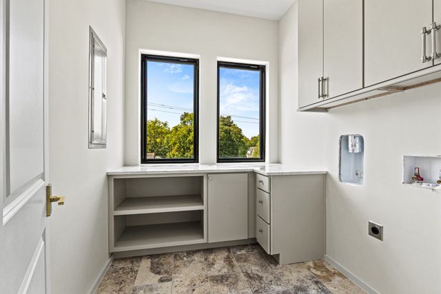 860 Brook Hollow Rd, Nashville, TN 37205