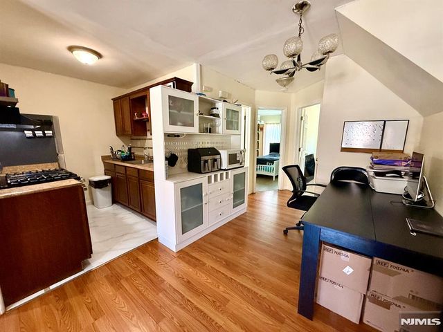 18 President Street 2, East Newark, NJ 07029