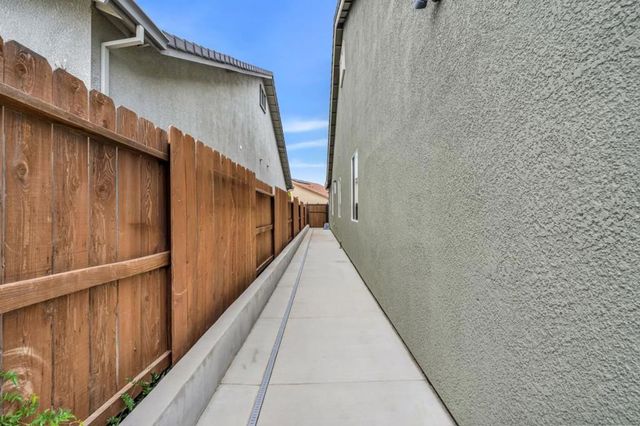 1436 FREESTONE Road, Manteca, CA 95337
