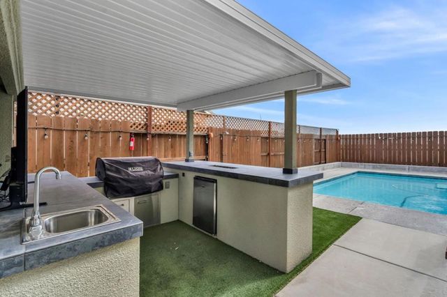 1436 FREESTONE Road, Manteca, CA 95337