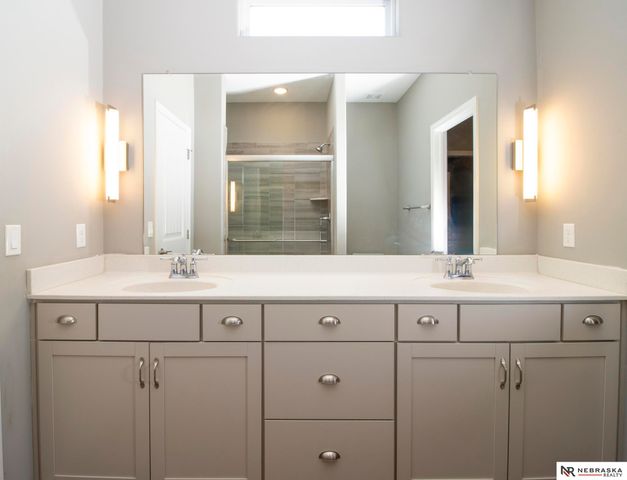 16852 Portal Street, Omaha, NE 68136