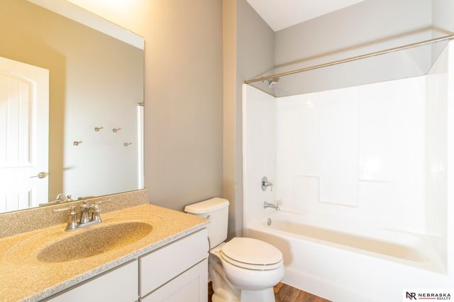 16852 Portal Street, Omaha, NE 68136