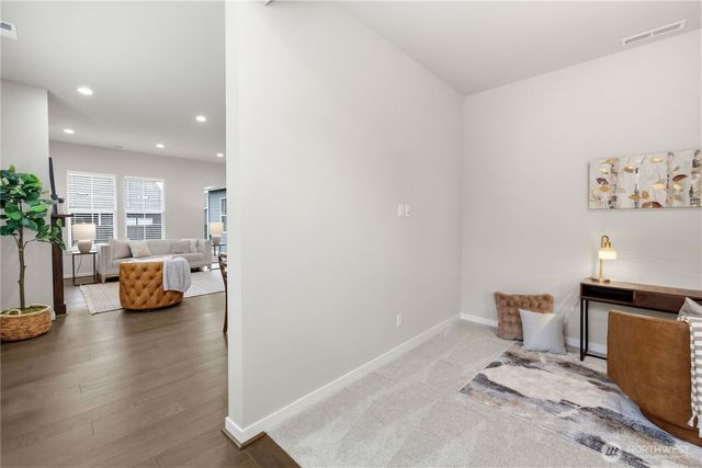 23612 SE Aspen Street, Black Diamond, WA 98010