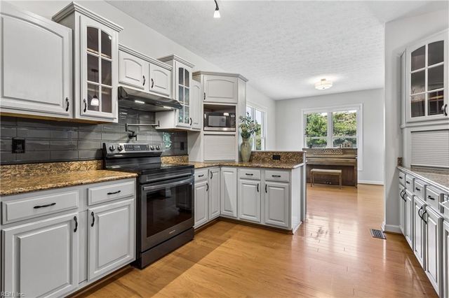 50 Ashe Meadows DR, Hampton, VA 23664