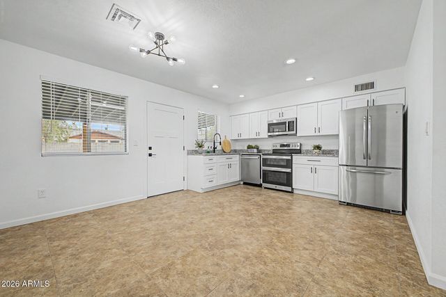 242 E HEATHER Avenue, Gilbert, AZ 85234