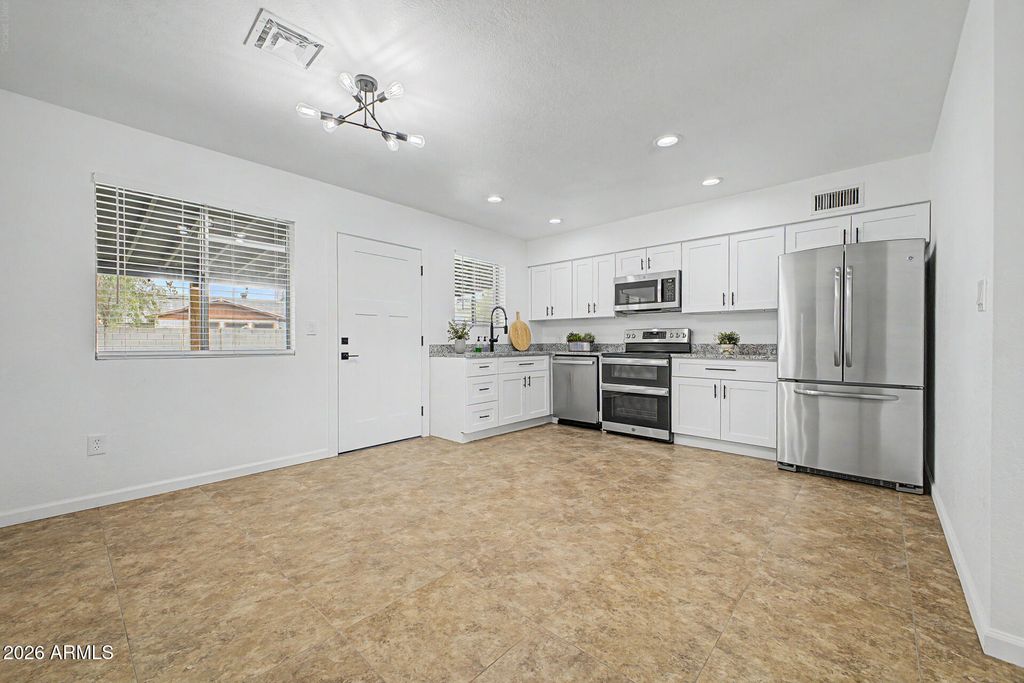 242 E HEATHER Avenue, Gilbert, AZ 85234 — photo 4