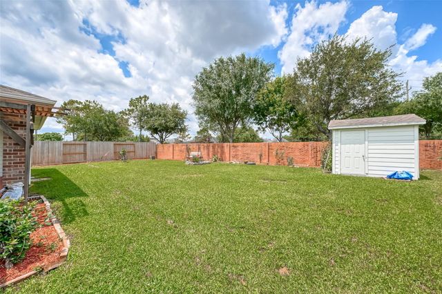2310 Diamond Springs Drive, Pearland, TX 77584