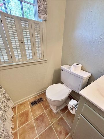 610 S Woodland Street, Pittsburg, KS 66762