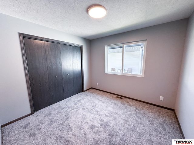 10601 S 76th Street, Lincoln, NE 68512