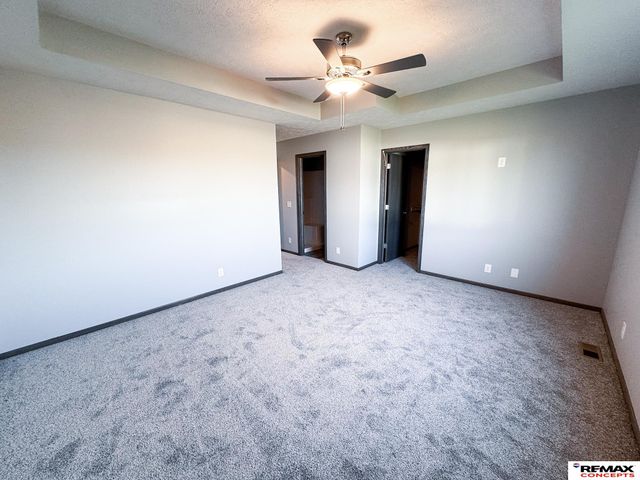 10601 S 76th Street, Lincoln, NE 68512