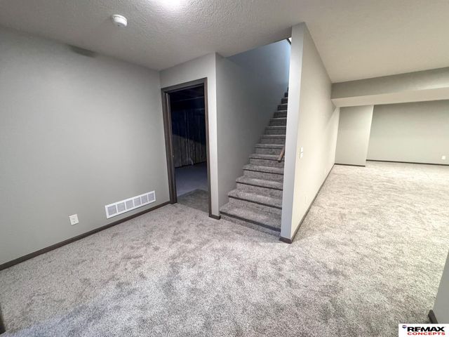 10601 S 76th Street, Lincoln, NE 68512