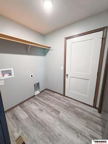 10601 S 76th Street, Lincoln, NE 68512