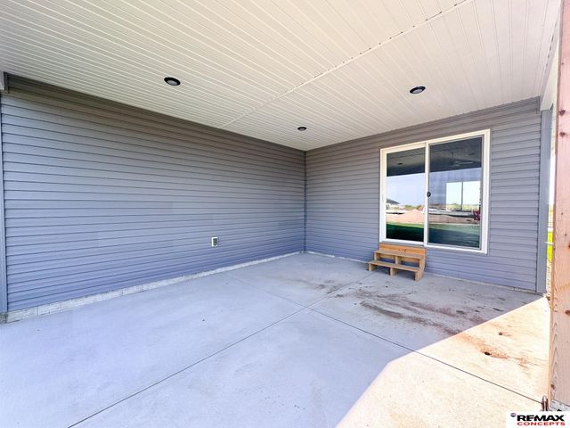 10601 S 76th Street, Lincoln, NE 68512