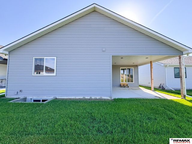10601 S 76th Street, Lincoln, NE 68512