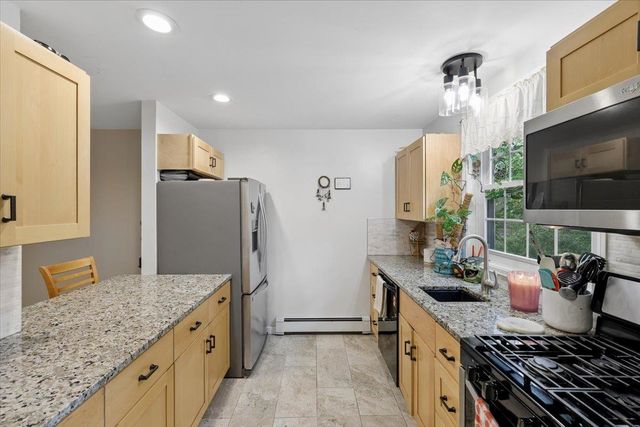 1465 Hooksett Rd Unit 108, Hooksett, NH 03106