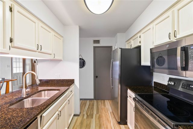 7141 Premont Dr 3, Corpus Christi, TX 78414