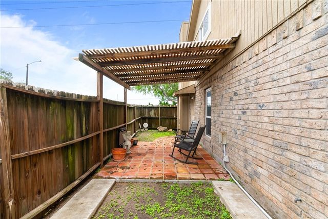 7141 Premont Dr 3, Corpus Christi, TX 78414