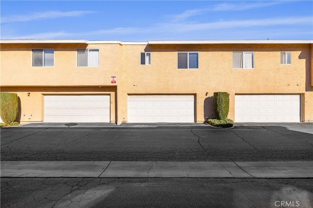 39237 10th W C, Palmdale, CA 93551