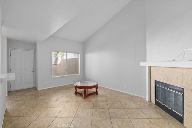 39237 10th W C, Palmdale, CA 93551