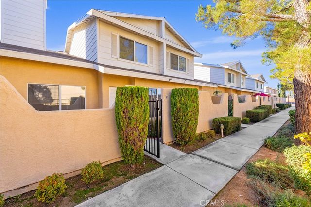 39237 10th W C, Palmdale, CA 93551