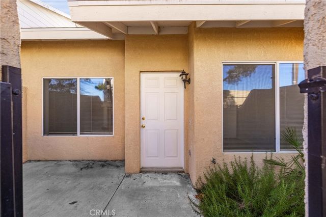 39237 10th W C, Palmdale, CA 93551