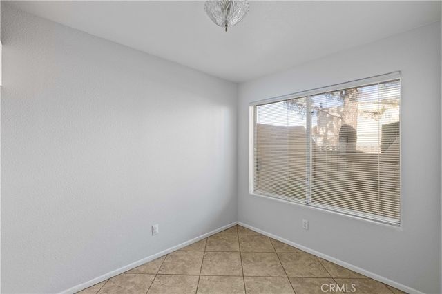 39237 10th W C, Palmdale, CA 93551