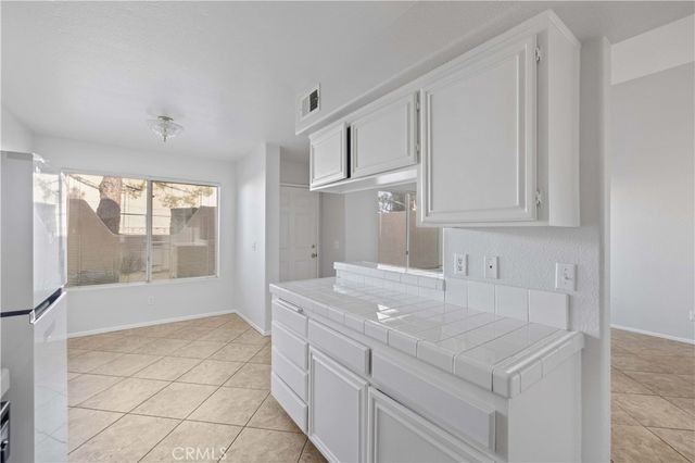 39237 10th W C, Palmdale, CA 93551