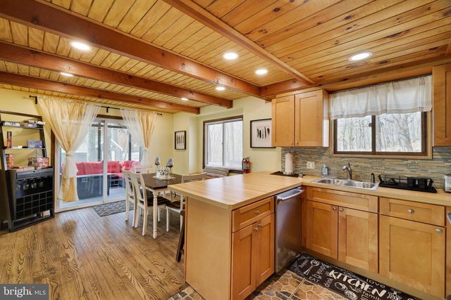 163 CAMBRIDGE CT, Bushkill, PA 18324