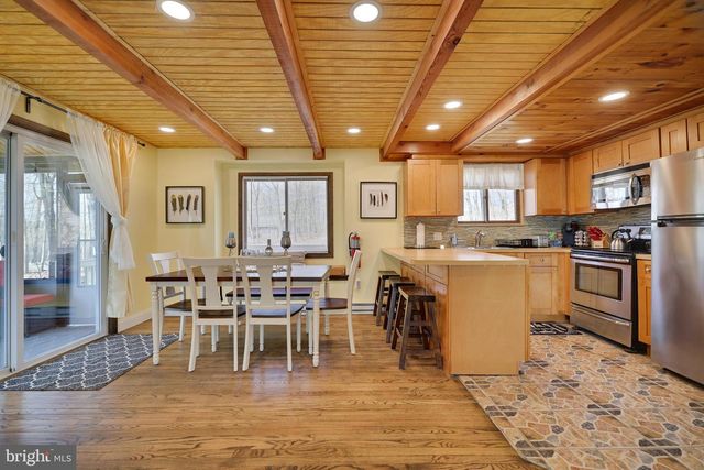 163 CAMBRIDGE CT, Bushkill, PA 18324