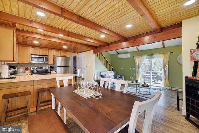 163 CAMBRIDGE CT, Bushkill, PA 18324