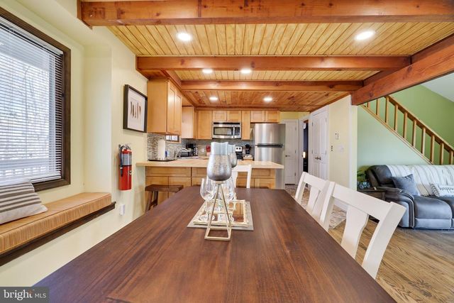 163 CAMBRIDGE CT, Bushkill, PA 18324