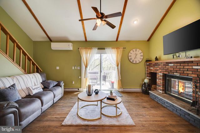 163 CAMBRIDGE CT, Bushkill, PA 18324