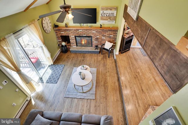 163 CAMBRIDGE CT, Bushkill, PA 18324