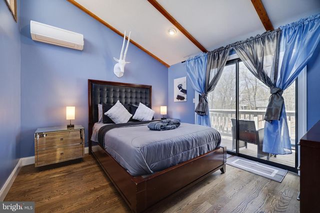 163 CAMBRIDGE CT, Bushkill, PA 18324