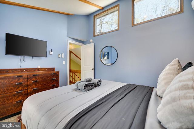 163 CAMBRIDGE CT, Bushkill, PA 18324