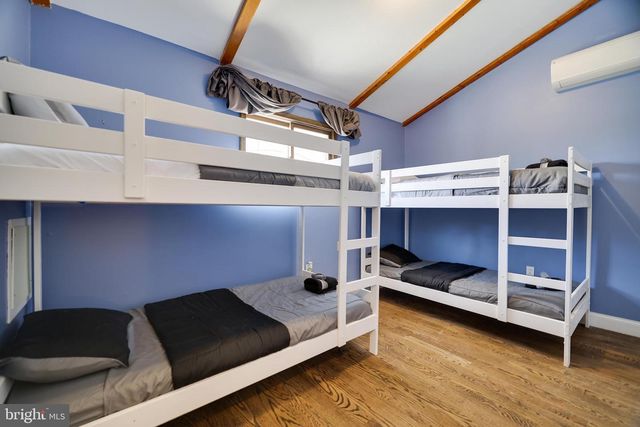 163 CAMBRIDGE CT, Bushkill, PA 18324