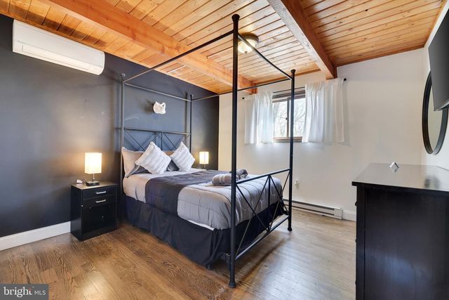 163 CAMBRIDGE CT, Bushkill, PA 18324