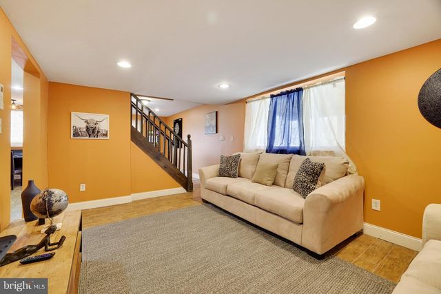 163 CAMBRIDGE CT, Bushkill, PA 18324