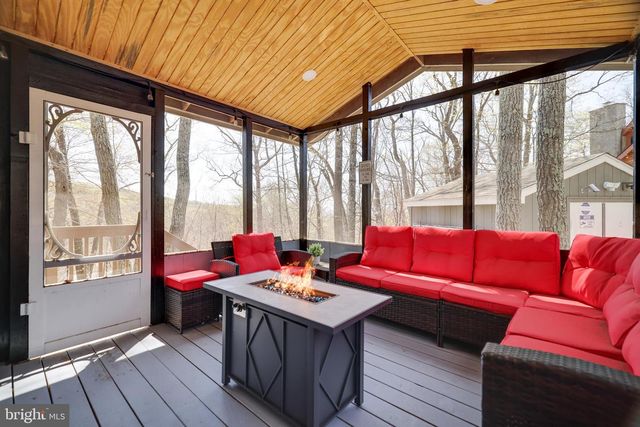 163 CAMBRIDGE CT, Bushkill, PA 18324