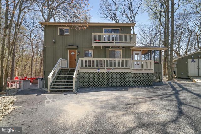 163 CAMBRIDGE CT, Bushkill, PA 18324