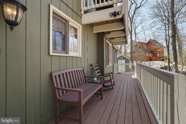 163 CAMBRIDGE CT, Bushkill, PA 18324