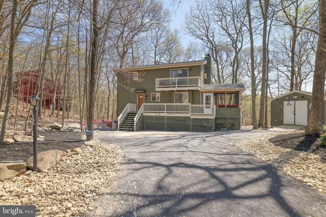 163 CAMBRIDGE CT, Bushkill, PA 18324