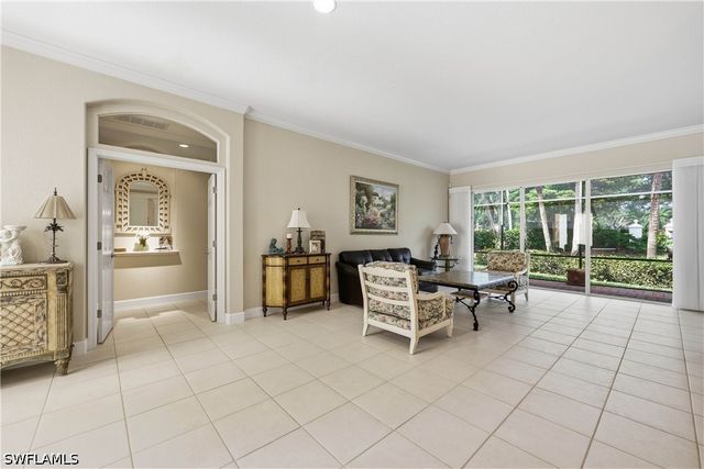 9227 Troon Lakes DR, Naples, FL 34109