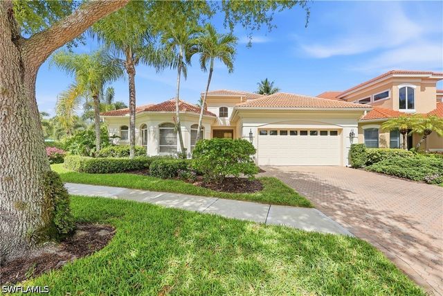 9227 Troon Lakes DR, Naples, FL 34109